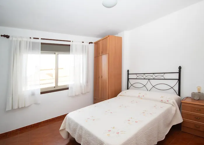 Casa Arroaces Razo, A 200m De La Playa Razo